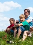 Справку родителя многодетной семьи  можно оформить с помощью Портала госуслуг