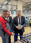 Дмитрий Денисов ознакомился с работой калужского завода АО "Автоэлектроника"